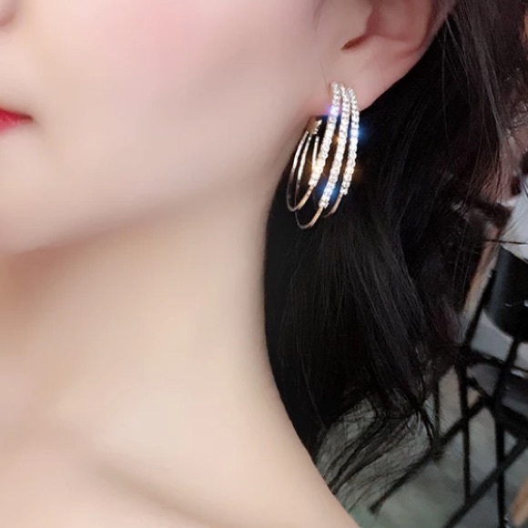 New luxury 18k gold plated hoop Earrings - Picture 3 of 4